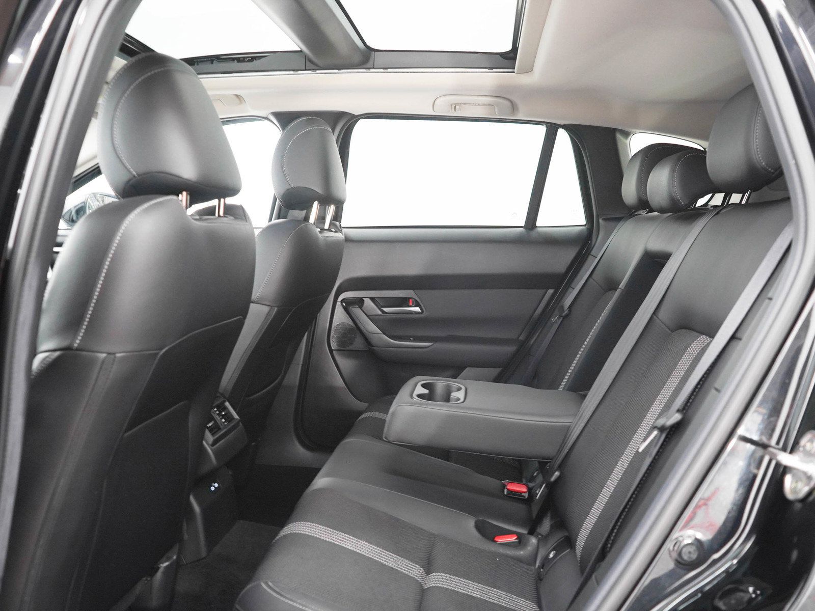 Used 2025 MAZDA CX-50 AWD 2.5 S w/ Premium Package image 15