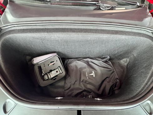 Used 2020 Tesla Model X image 40