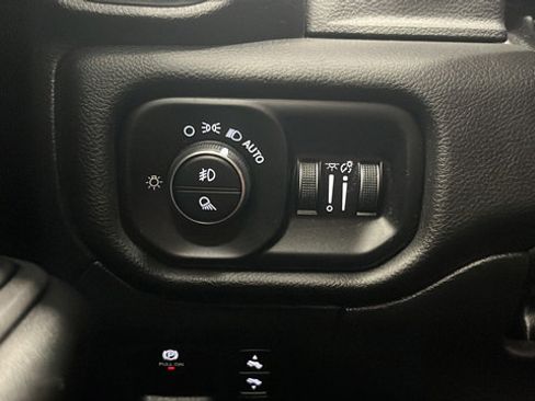 Used 2025 RAM 1500 Big Horn AWD/4WD image 32