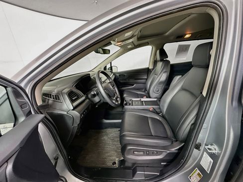Used 2025 Honda Odyssey EX-L image 13