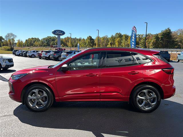 Certified 2023 Ford Escape ST-Line w/ Tech Pack #1 AWD/4WD image 4