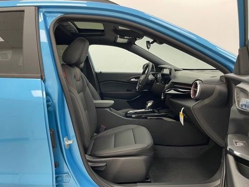New 2026 Chevrolet Trax RS w/ Sunroof Package FWD image 15
