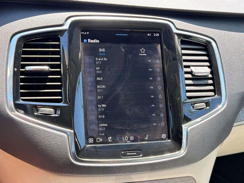 Certified 2023 Volvo XC90 B6 Plus AWD/4WD image 24