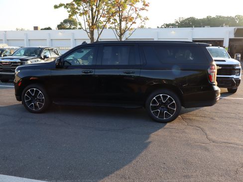 Used 2024 Chevrolet Suburban RST w/ Luxury Package AWD/4WD image 7