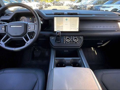 Used 2025 Land Rover Defender 130 S image 17