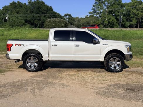 Used 2018 Ford F150 Lariat w/ Equipment Group 502A Luxury AWD/4WD image 6