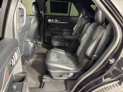 Certified 2025 Ford Explorer ST w/ Sun And Sound Package AWD/4WD image 31