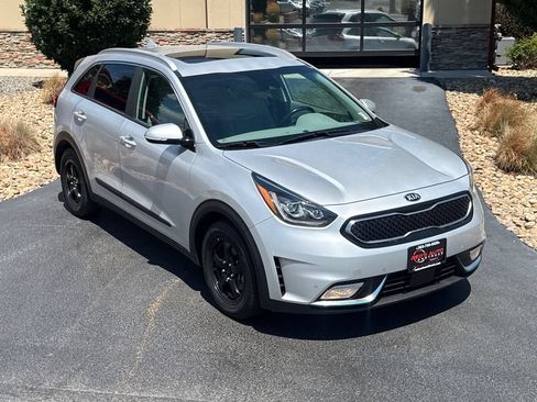 Used 2019 Kia Niro EX Premium w/ Sunroof Package FWD image 32