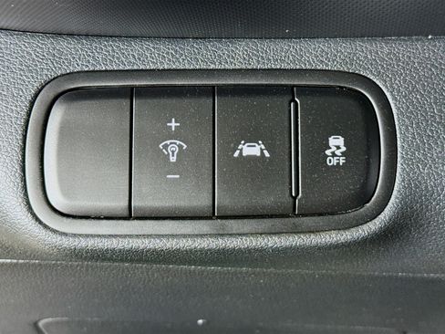 Used 2022 Hyundai Venue SEL w/ Cargo Package FWD image 9