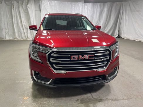 Used 2022 GMC Terrain SLT FWD image 2
