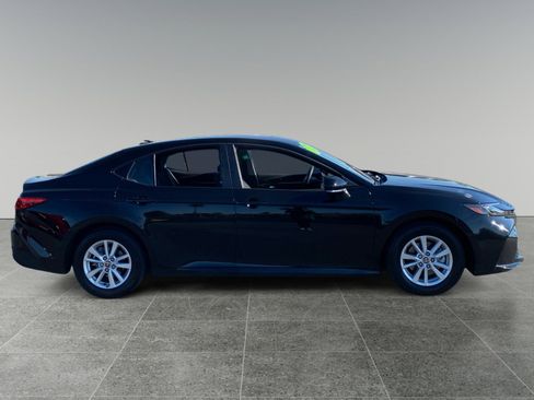 Used 2025 Toyota Camry LE image 6