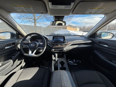 Used 2025 Nissan Altima 2.5 SV image 32