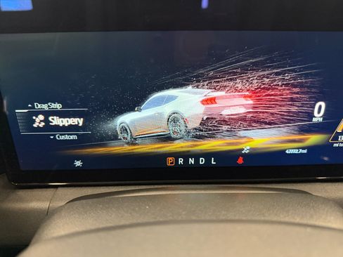 Used 2024 Ford Mustang Coupe RWD image 29