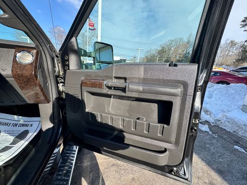 Used 2014 Ford F250 Platinum w/ FX4 Off-Road Package image 55