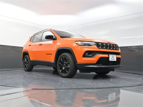 New 2026 Jeep Compass Latitude image 17