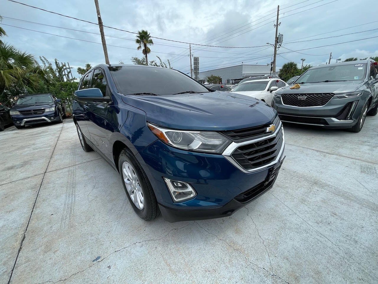Used 2019 Chevrolet Equinox LT FWD image 3