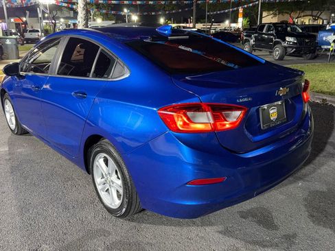Used 2017 Chevrolet Cruze LT w/ Convenience Package image 6