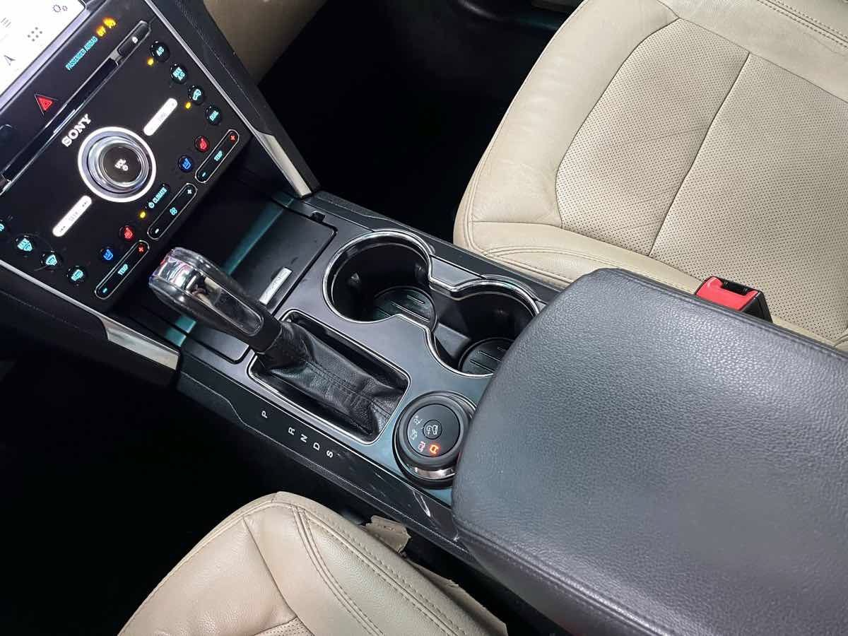 Used 2017 Ford Explorer Limited w/ Equipment Group 303A AWD/4WD image 19