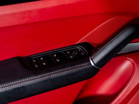 Used 2022 Porsche Cayenne Turbo image 39