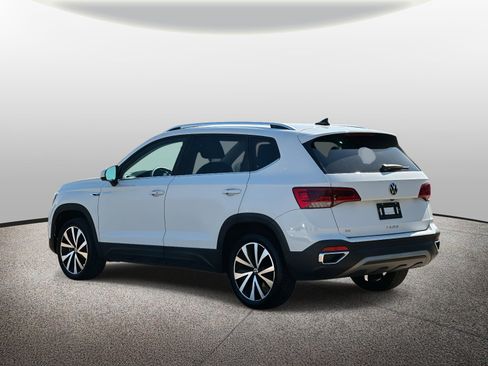 Used 2022 Volkswagen Taos SE image 4