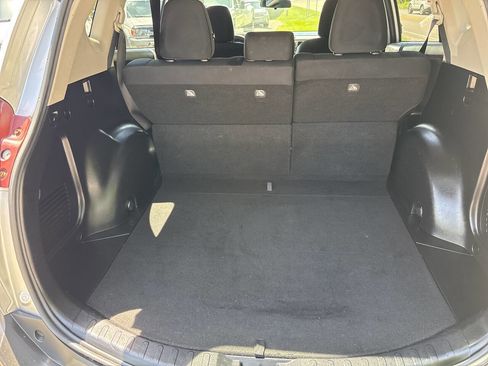 Used 2015 Toyota RAV4 LE AWD/4WD image 18