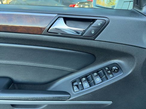 Used 2012 Mercedes-Benz GL 450 4MATIC image 40