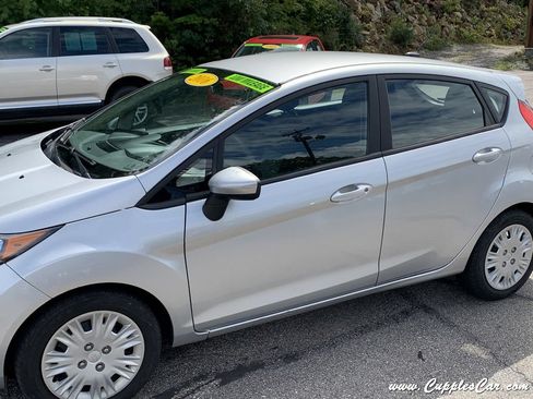 Used 2016 Ford Fiesta S FWD image 22