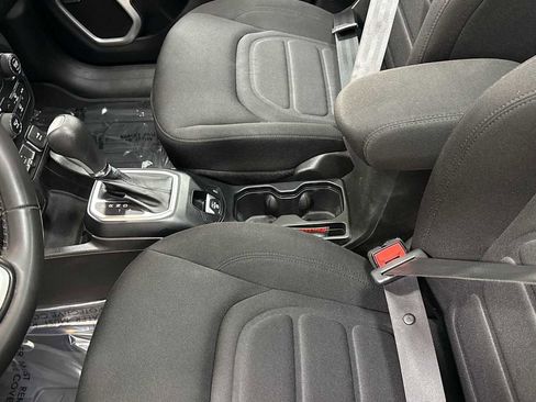 Used 2021 Jeep Renegade Latitude w/ Sun & Sound Group image 23