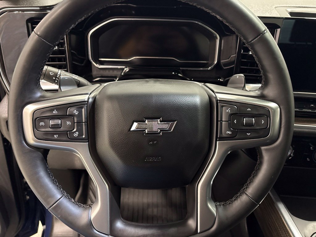 Used 2023 Chevrolet Silverado 1500 RST AWD/4WD image 25