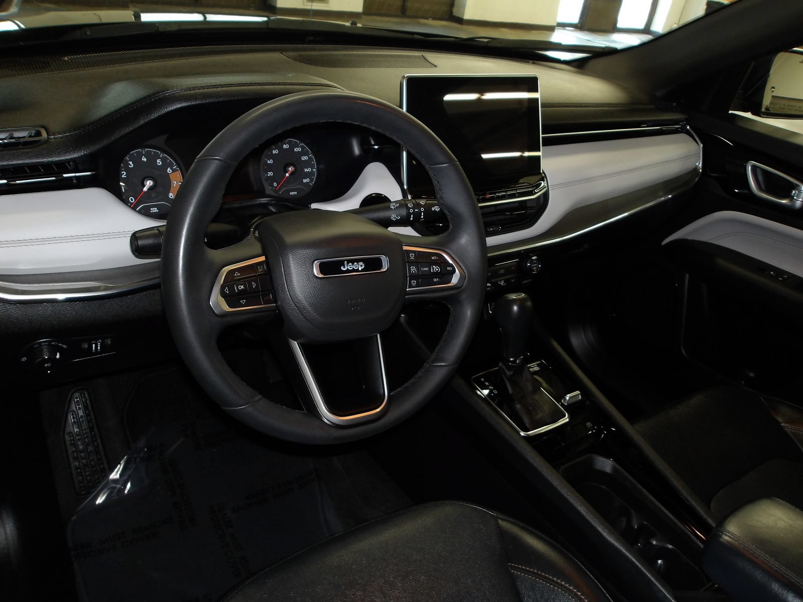 Used 2023 Jeep Compass Limited AWD/4WD image 7