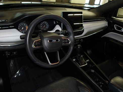 Used 2023 Jeep Compass Limited AWD/4WD image 7