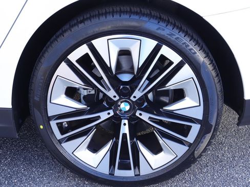 Used 2025 BMW 530i image 38