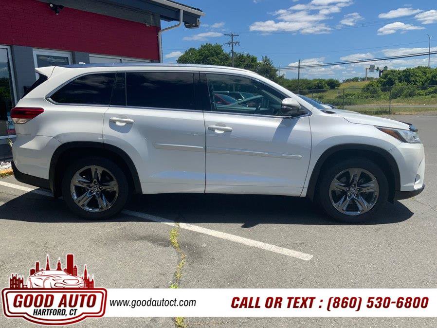 Used 2017 Toyota Highlander Limited Platinum AWD/4WD image 4