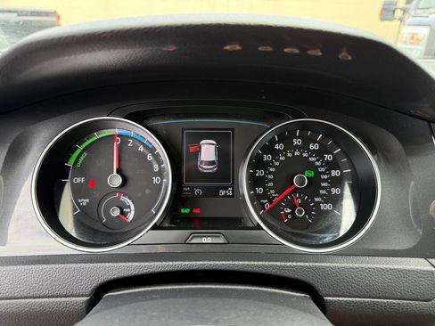 Used 2019 Volkswagen e-Golf SE w/ Driver Assistance Package image 31