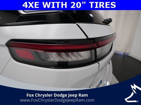 Used 2023 Jeep Grand Cherokee 4WD 4xe image 33