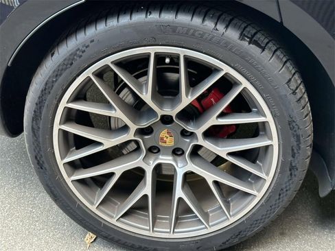 Used 2021 Porsche Macan GTS image 9