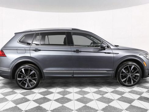 Used 2023 Volkswagen Tiguan SEL R-Line image 17