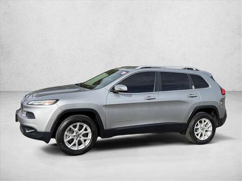 Used 2015 Jeep Cherokee Latitude image 4