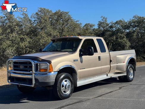Used 1999 Ford F350 XLT image 4