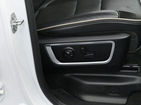 Used 2020 RAM 1500 Laramie w/ Sport Appearance Package image 32