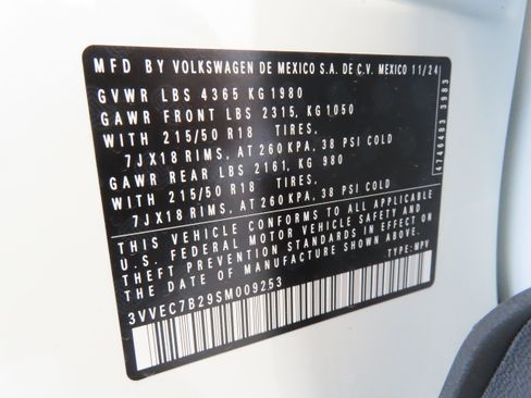 New 2025 Volkswagen Taos SE image 29