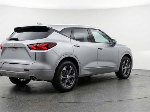 Used 2025 Chevrolet Blazer LT image 9