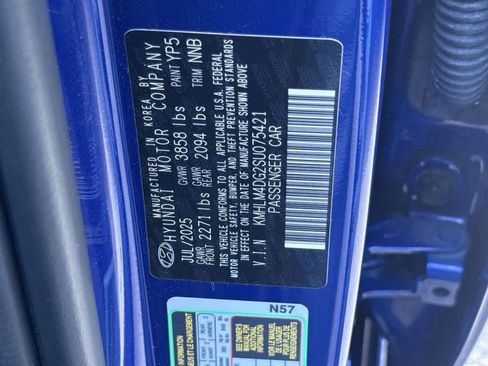 Used 2025 Hyundai Elantra Sport FWD image 28