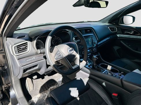 Used 2023 Nissan Maxima SR w/ Sport Mat Group image 9