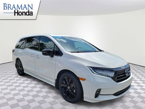 Certified 2023 Honda Odyssey Sport image 2