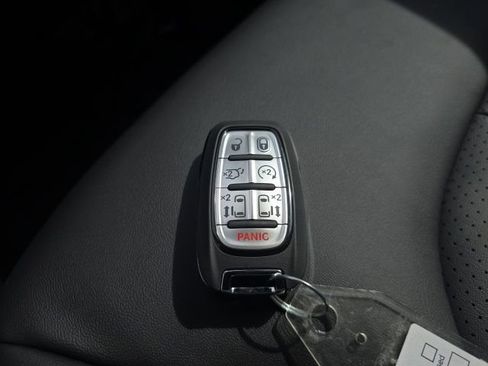 New 2026 Chrysler Pacifica Select image 34