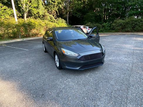 Used 2017 Ford Focus SE FWD image 48