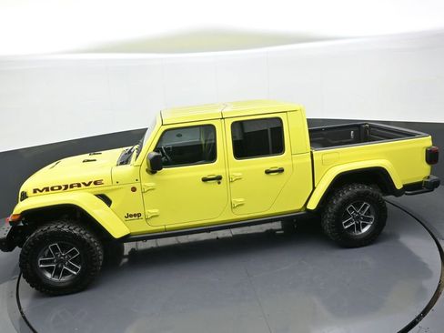 Used 2024 Jeep Gladiator Mojave AWD/4WD image 31