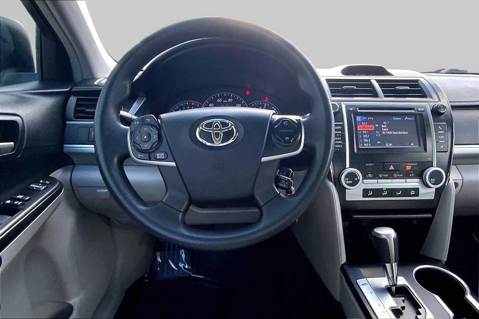 Used 2012 Toyota Camry LE FWD image 5