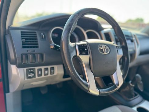 Used 2012 Toyota Tacoma 4x4 Access Cab w/ SR5 Pkg image 22